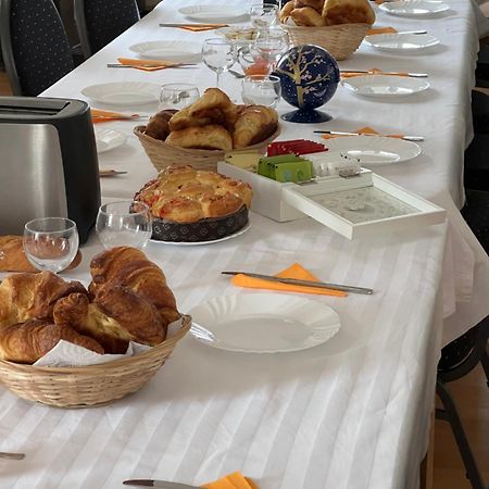 Chateau Camus Bed & Breakfast Montmarault Ngoại thất bức ảnh